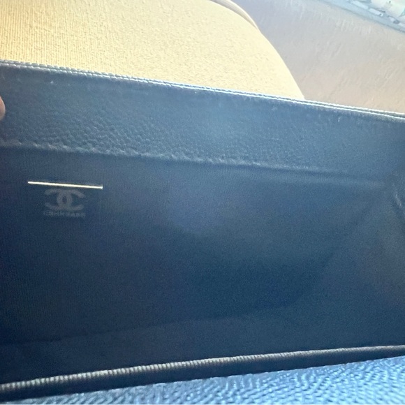 CHANEL Caviar Quilted Medium Boy Flap Black - Picture 8 of 10